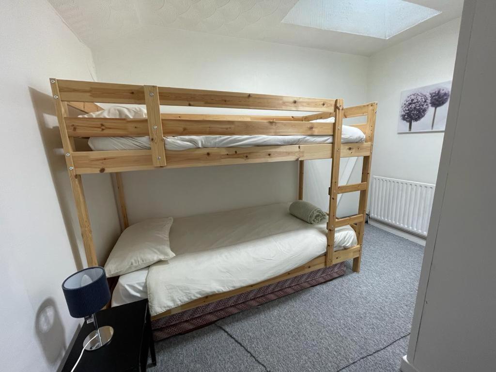 Bridge Street En Suite Rooms Merthyr Tydfil Esterno foto