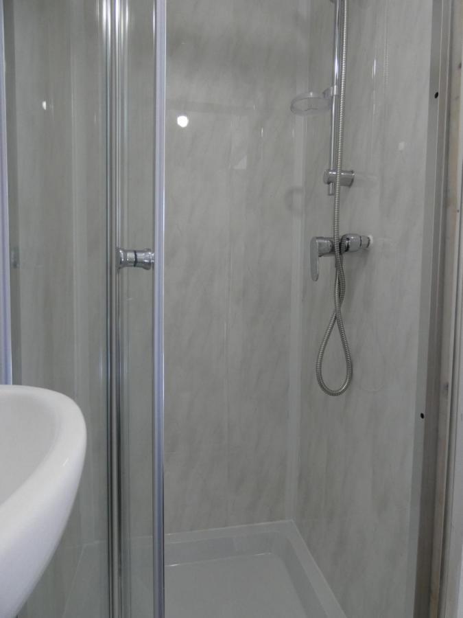 Bridge Street En Suite Rooms Merthyr Tydfil Esterno foto